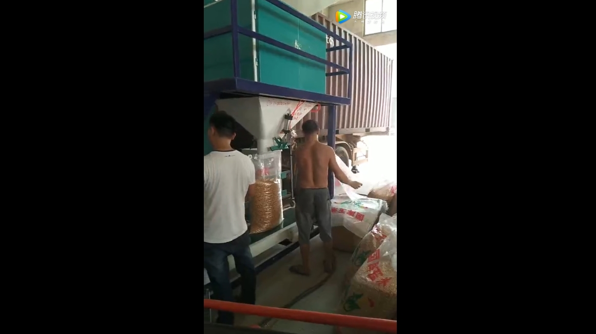 海南省?？谑杏衩装b機使用現(xiàn)場